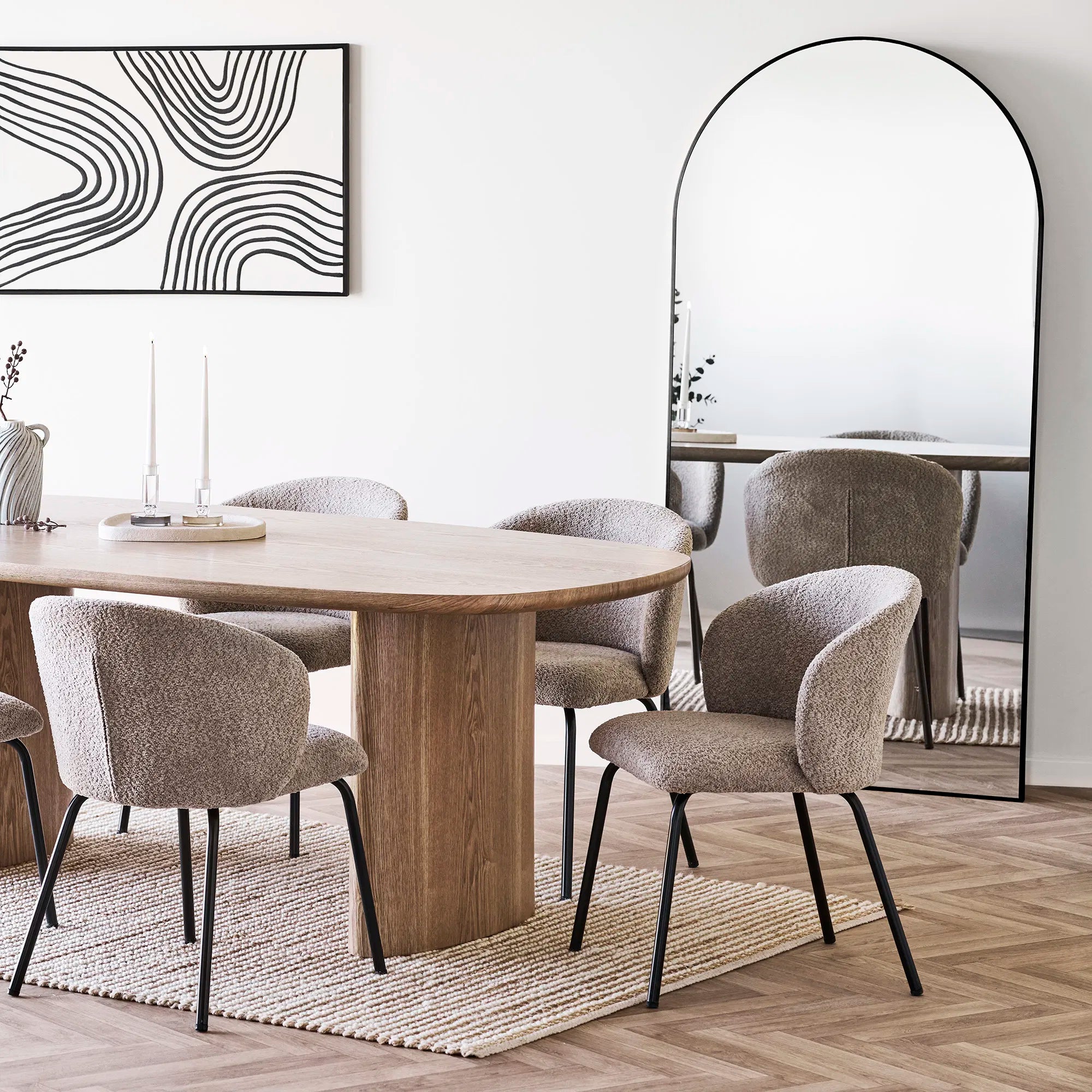 Spiegel Castaro – Bueform med sort aluminiumsramme