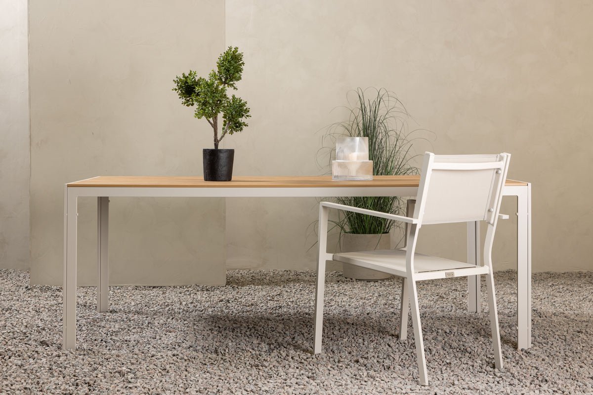 Gartentisch Tareen - en harmonisk kombination af naturlighed og stabilitet