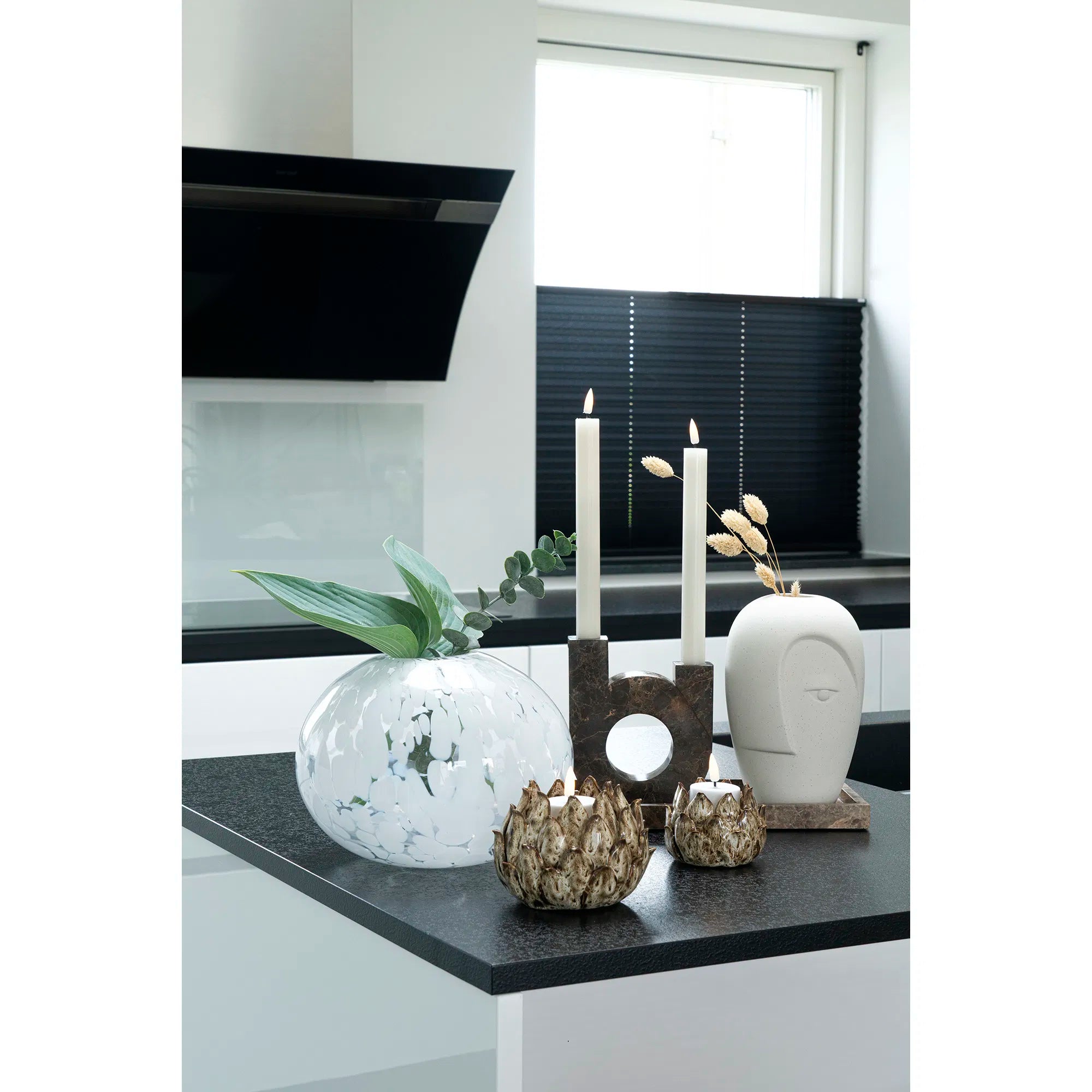 Vase „Elyra“ – Sandfarvet keramikdesign