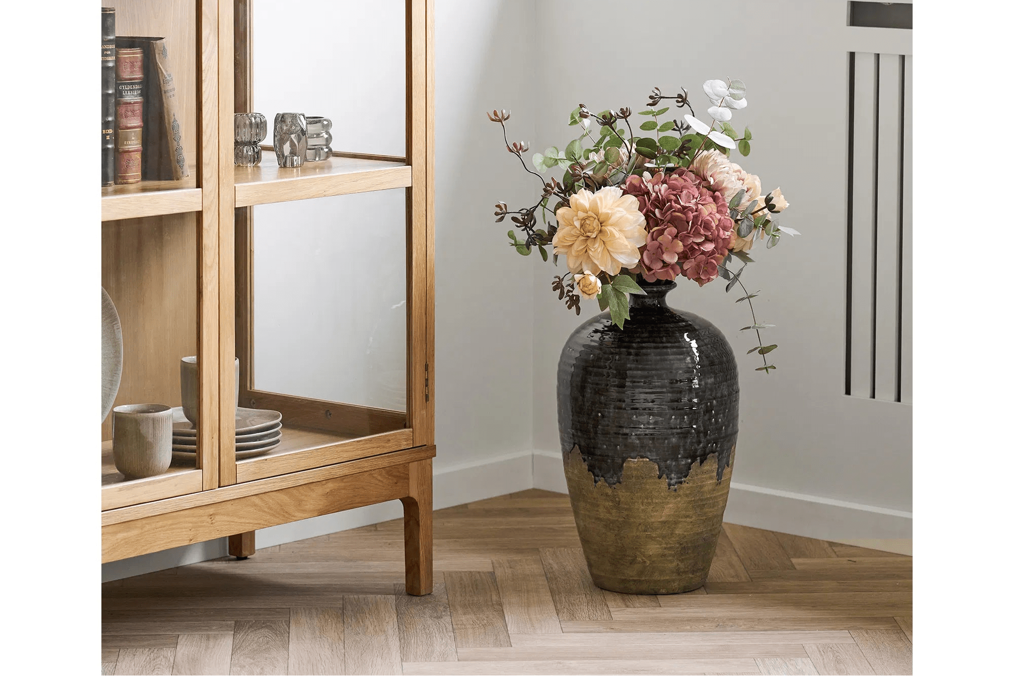 Vase Serevia – elegant keramikkrukke i mørkeblå