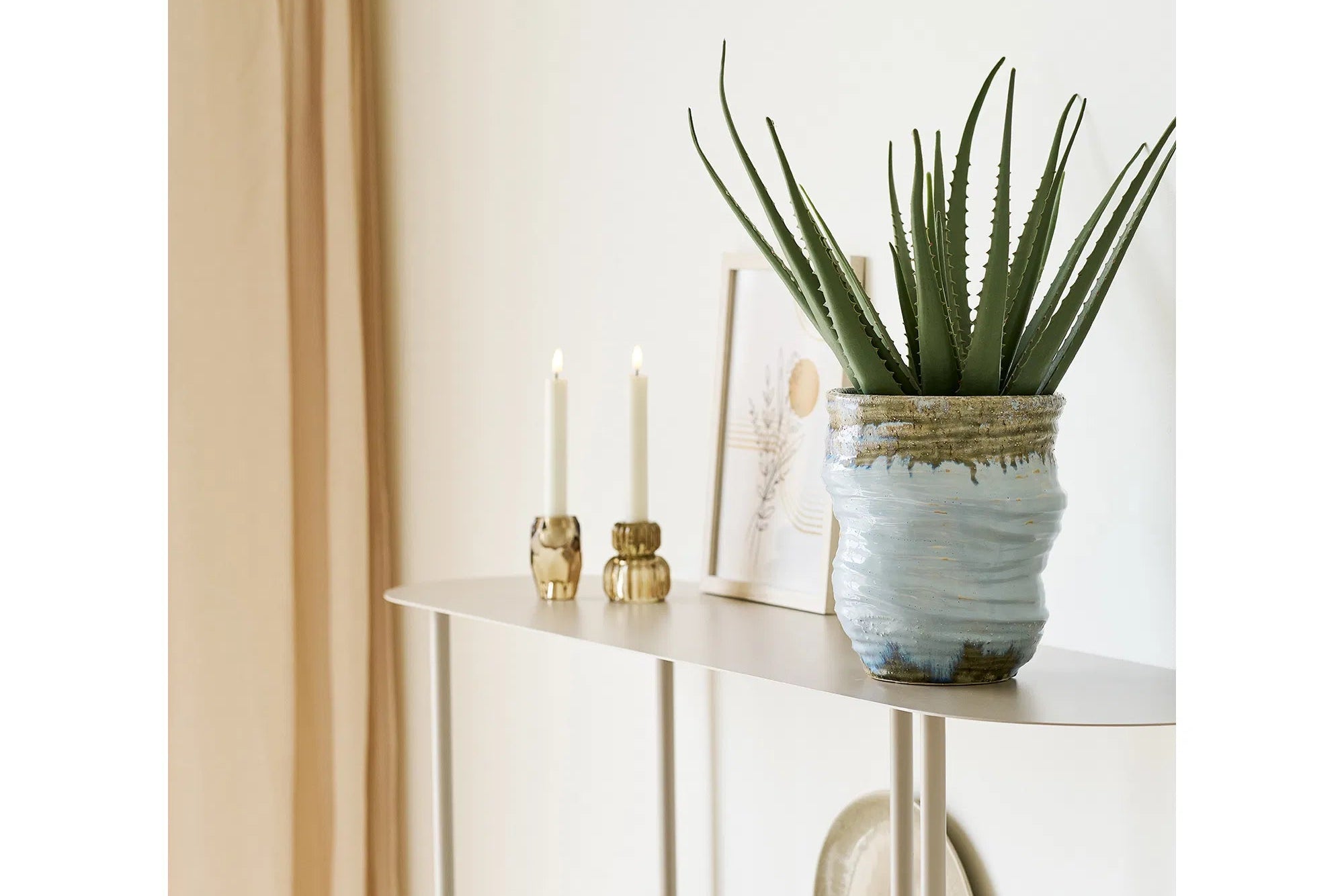 Vase Bravika - elegant keramikvase i lyseblå