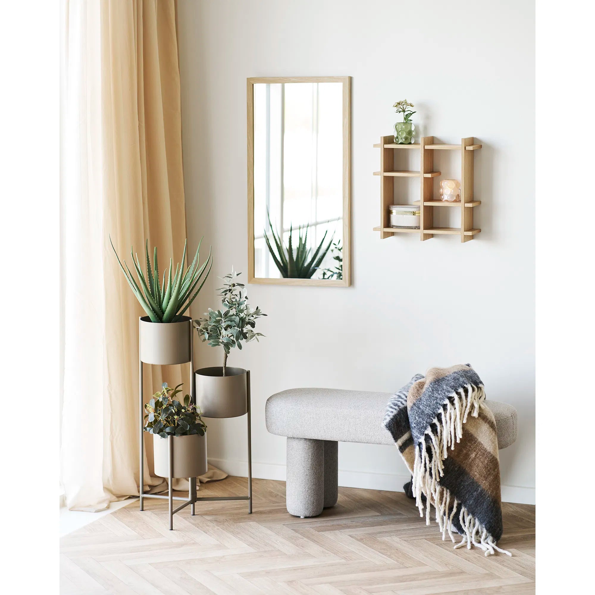 Blomsterpotte „Marven“ – Brun lakeret stål med moderne 3er-design