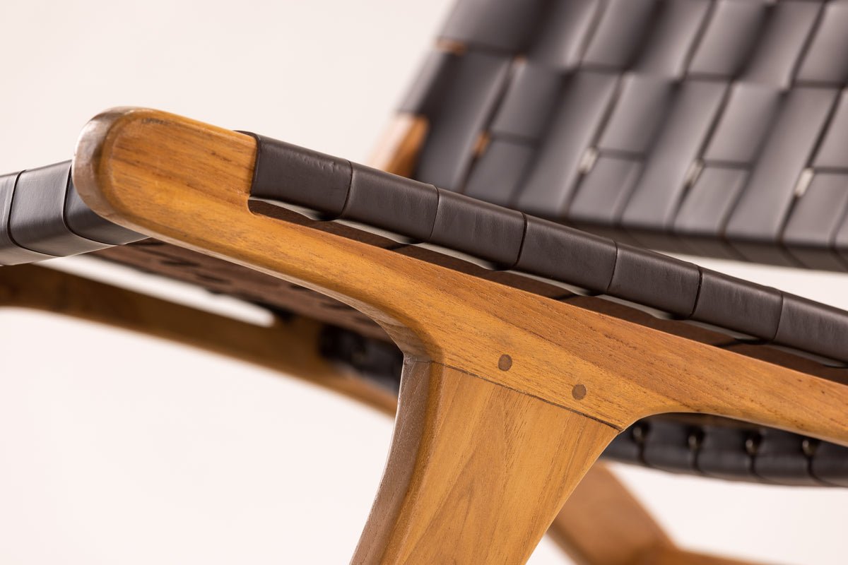 Designer Lounge Sessel Tevari – Geflecht aus Teak & Lederoptik Braun