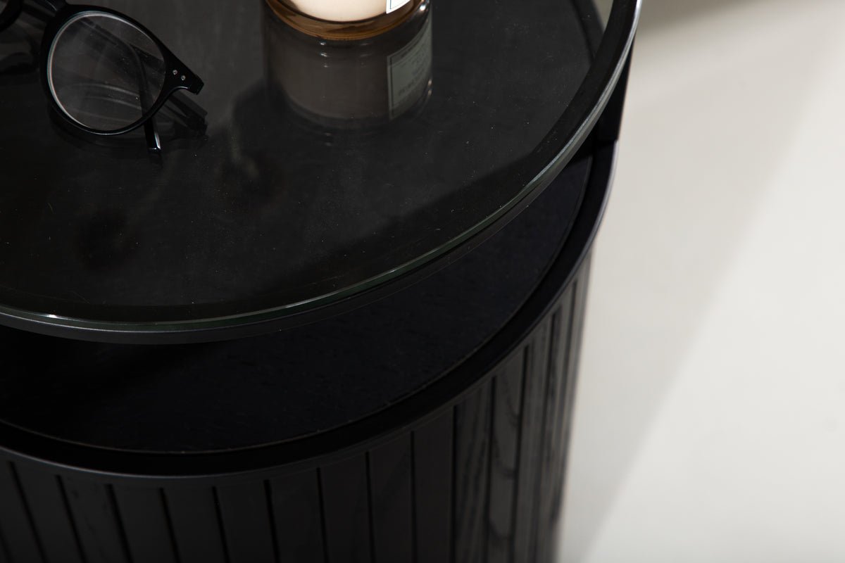 Beistelltisch Irina – i Sort med rund glasplade