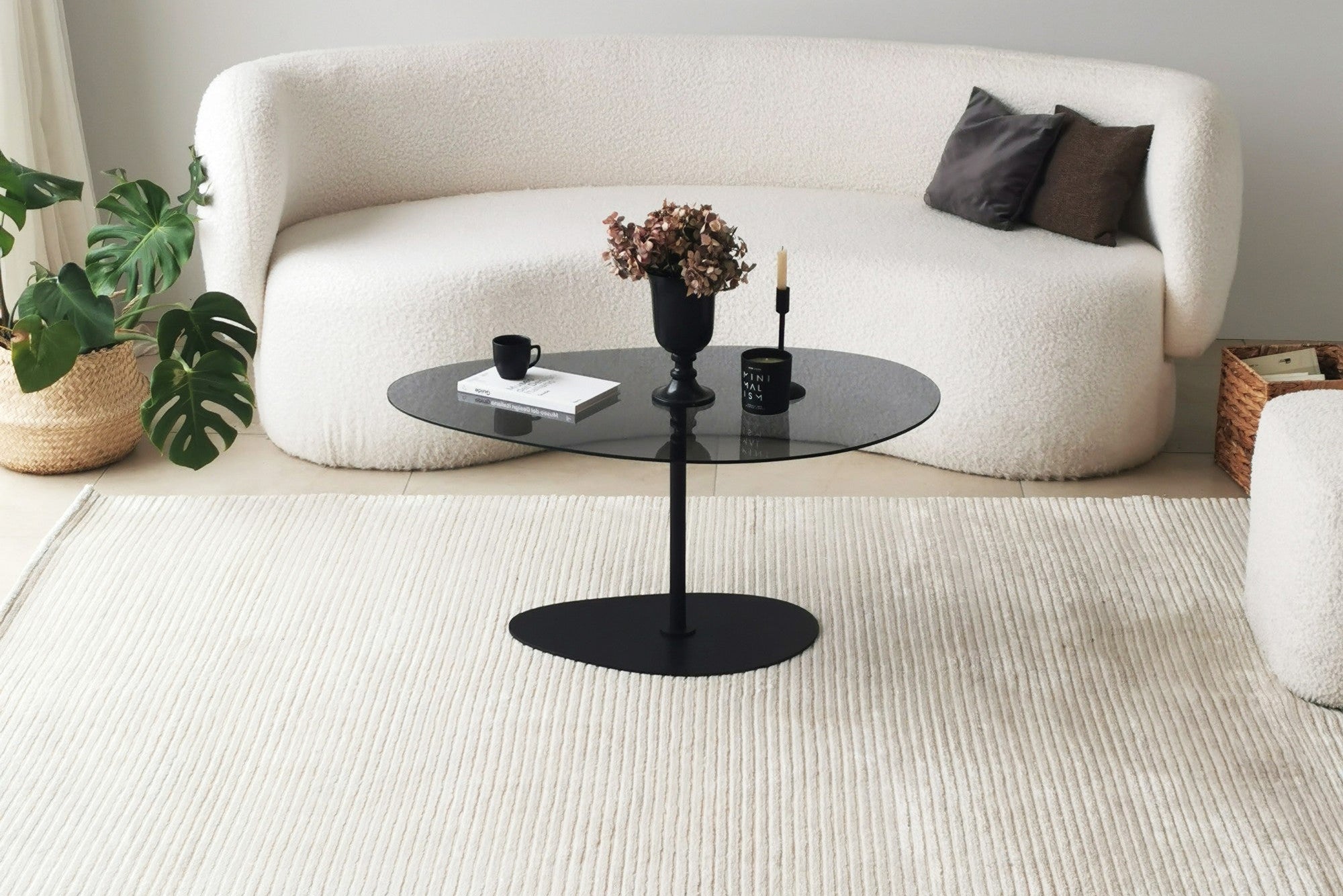 Couchtisch Dovira - mit Glasplatte und schwarzem Metallgestell