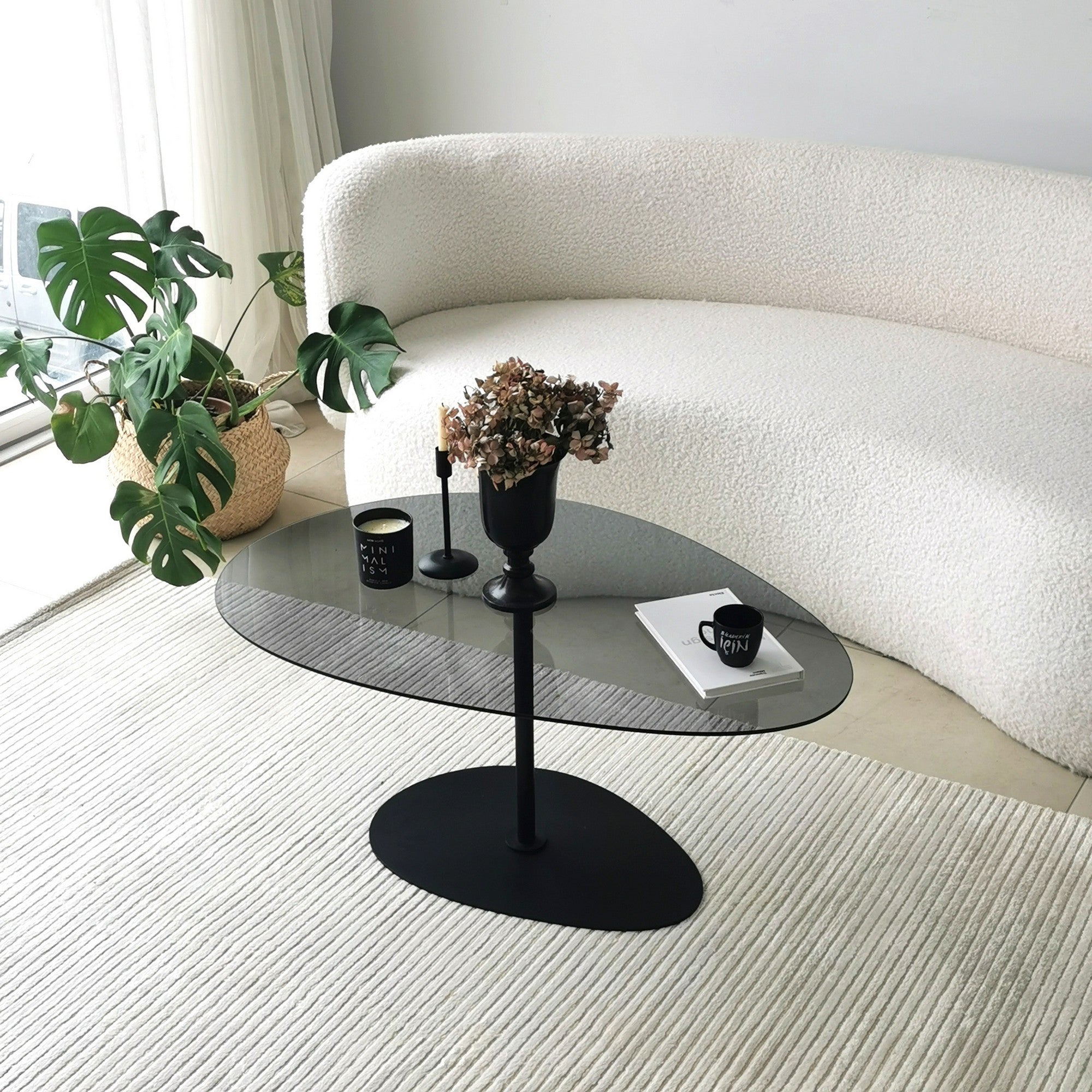 Sofabord Dovira - med glasplade og sort metalstel