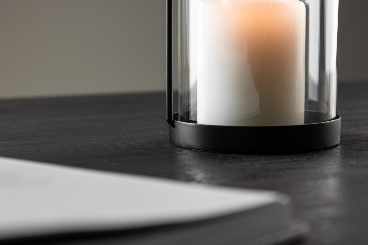 Laterne Martin - lanterne af glas og sort jern i to forskellige størrelser