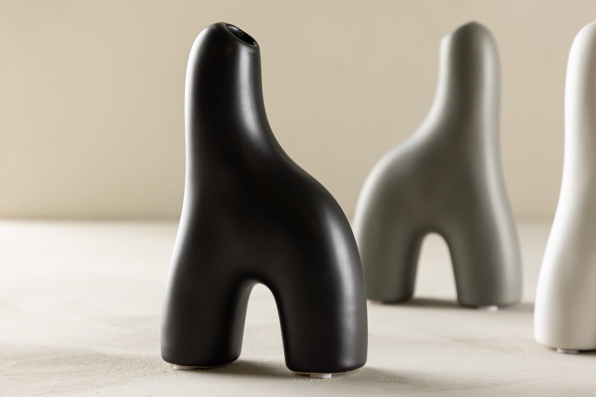 Vase Noara 16 cm – Skulpturelt designobjekt af stentøj