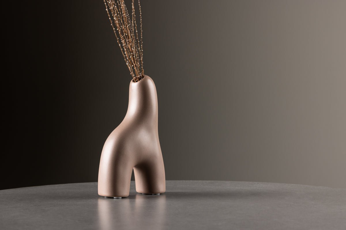 Vase Noara 16 cm – Skulpturelt designobjekt af stentøj