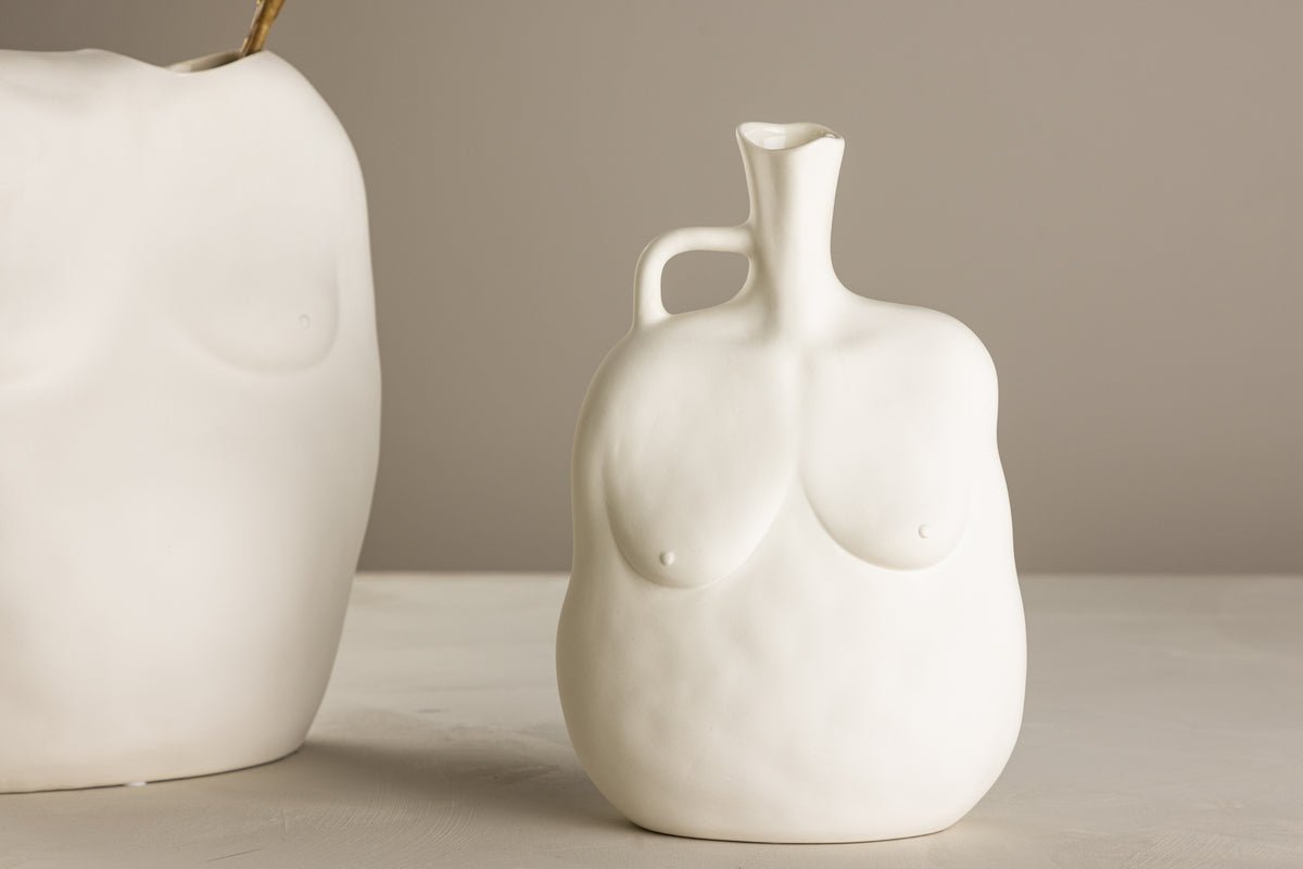 Vase Nerida 25 cm – Körperinspirierte Eleganz in Hvid & Sort