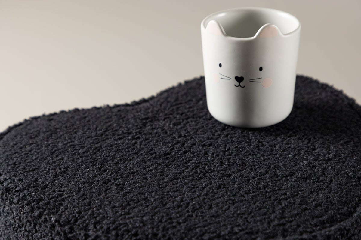 Børnestol Luma – Hjerteformet skammel i Sort