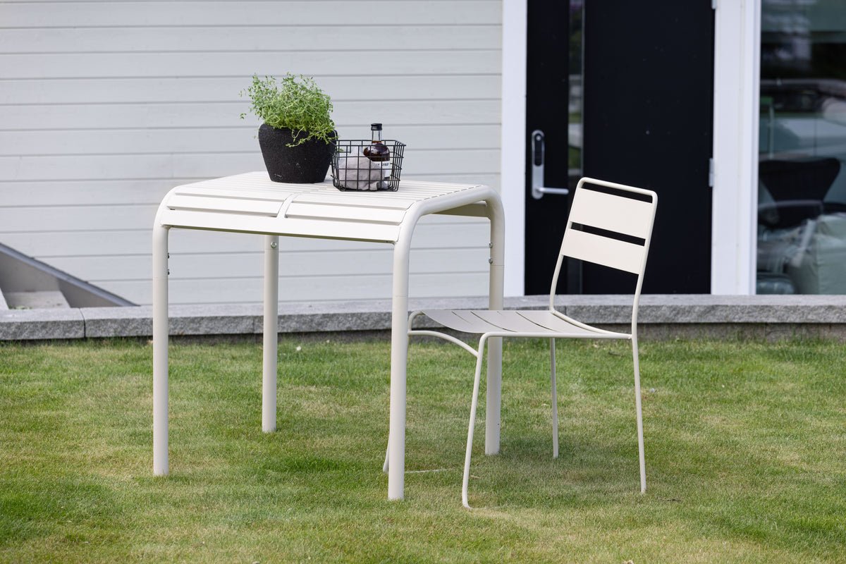 Gartentisch Tehani - let, beige cafébord i aluminium