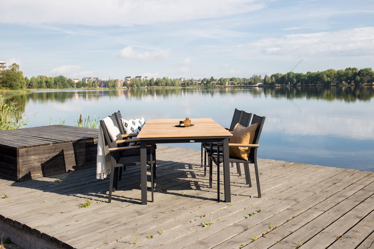 Gartentisch Caimana - et udtrækkeligt spisebord med elegant teaktræsplade