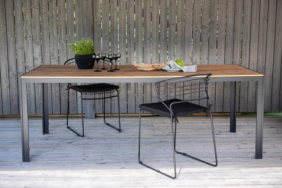 Gartentisch Tareen - en harmonisk kombination af naturlighed og stabilitet