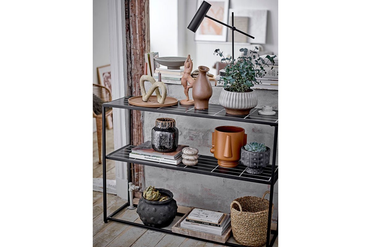 Blomsterpotte Kairo – Stentøjsdesign med ansigtsdetalje i Brun