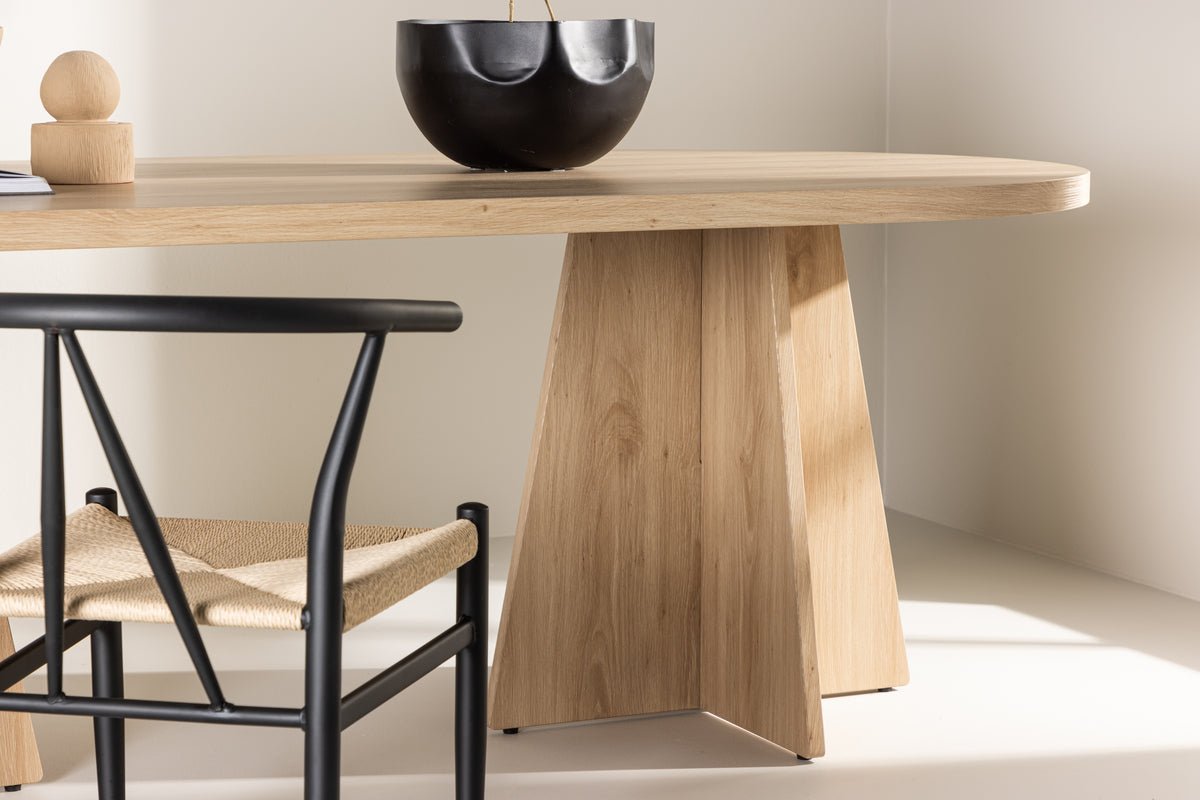 Spisebord Zayana - skaber en elegant, stilbevidst atmosfære