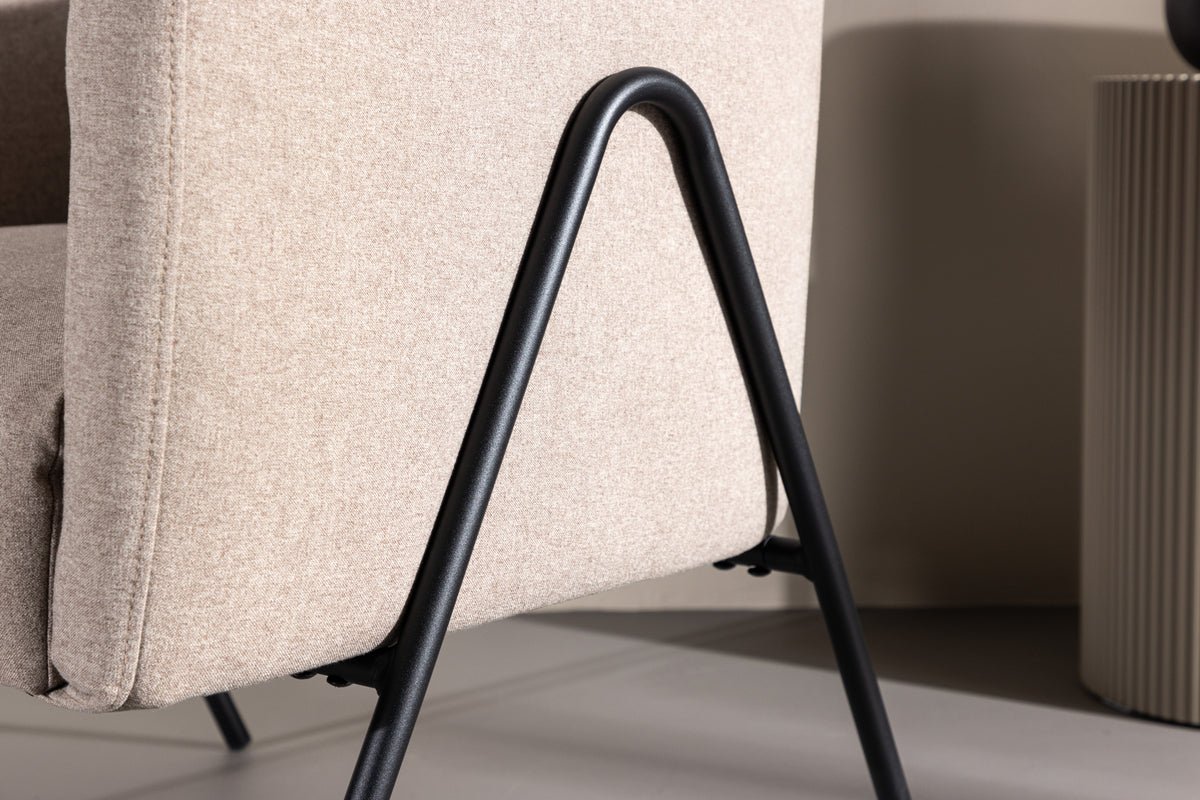 Lænestol Rufus - med beige Stof og sorte lakerede ben