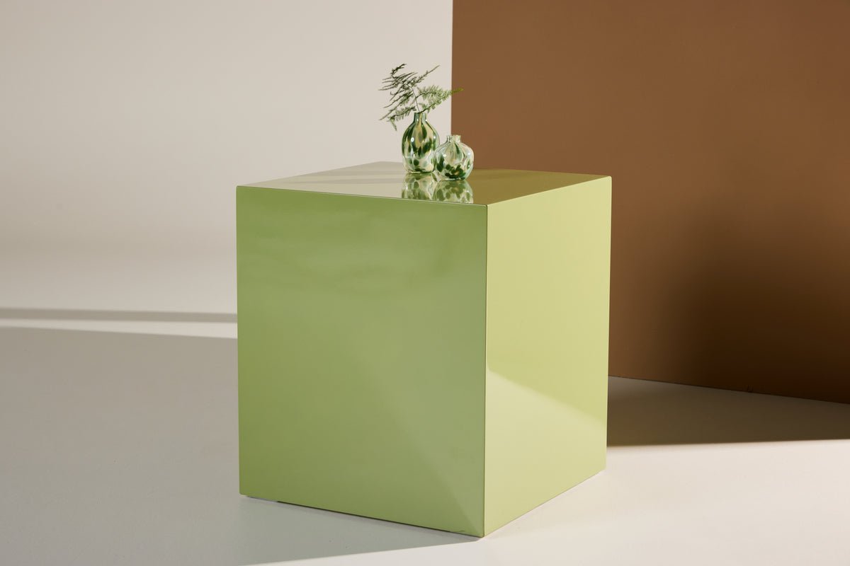 Sofabord/Sidebord Nivara – Kubus med usædvanligt udseende
