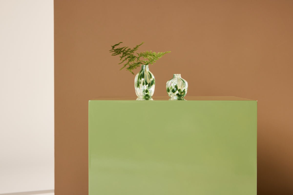 Sofabord/Sidebord Nivara – Kubus med usædvanligt udseende