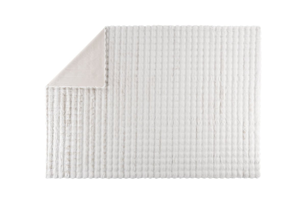 Tæppe Niva – i to farver af polyester & velourlæder