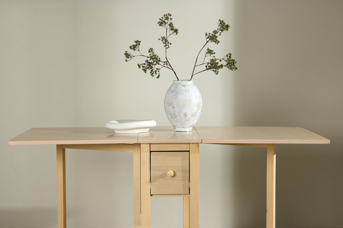 Spisebord Martha - rektangulært udtrækkeligt spisebord, hvidolieret