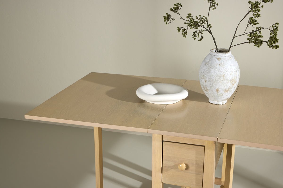 Spisebord Martha - rektangulært udtrækkeligt spisebord, hvidolieret