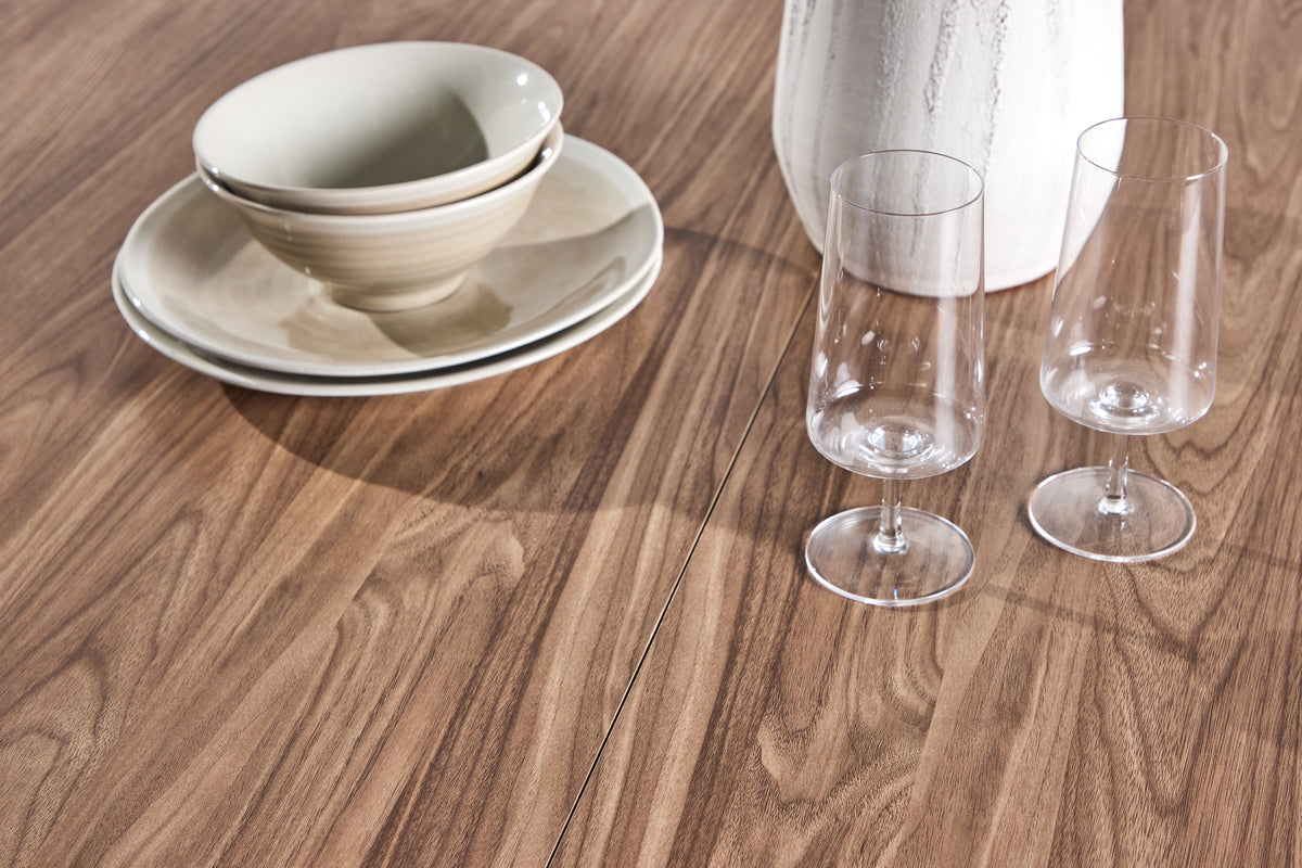 Spisebord Calma - et rundt spisebord i skandinavisk stil