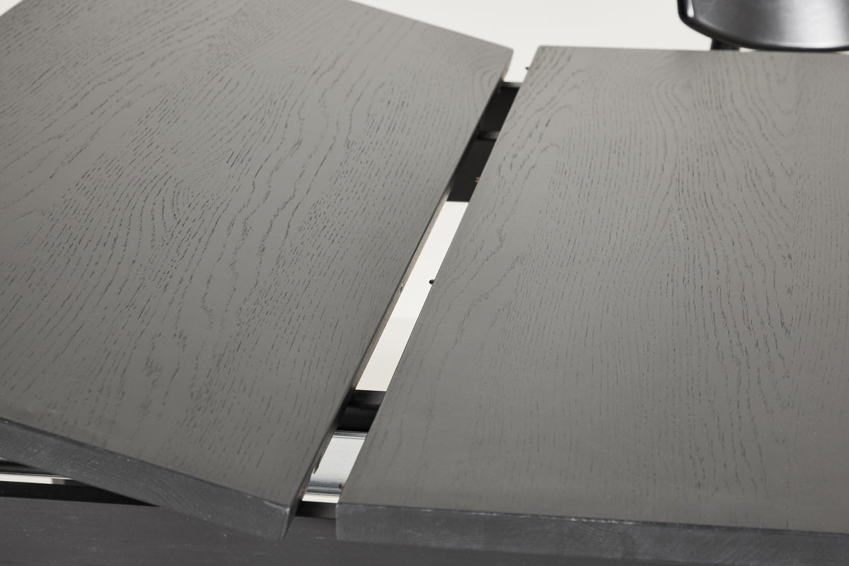 Spisebord Wainui - fremstillet af robust egetræ