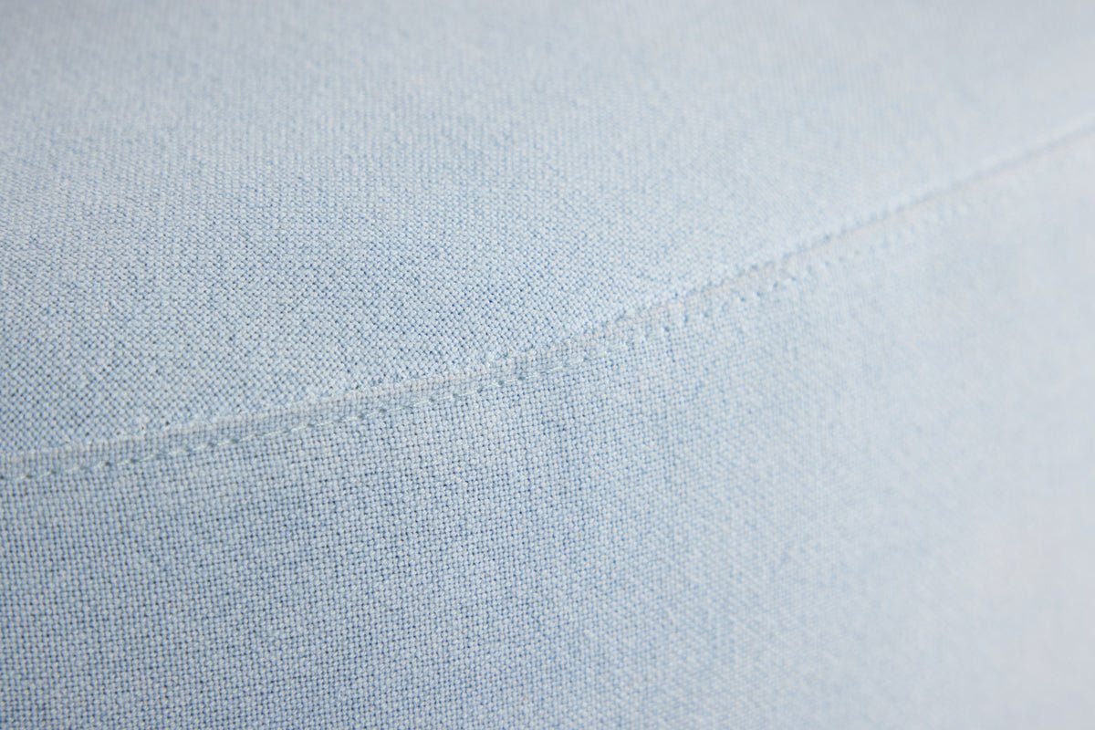 Stol Bobby - Lyseblå enkeltsæde i birketræ