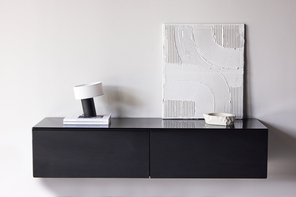 Designer TV-Lowboard Noirra – Svævende design i Sort