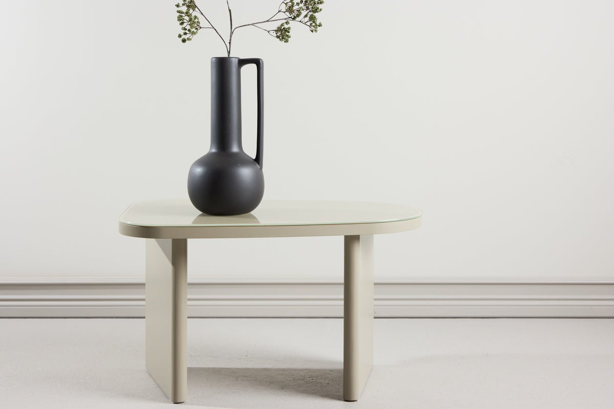 Sofabord/Sidebord Sonaro – 70 × 45 cm i Beige med glasplade