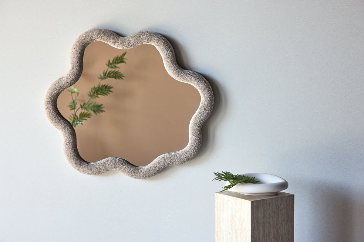 Spiegel Fluffo – med bouclé-ramme