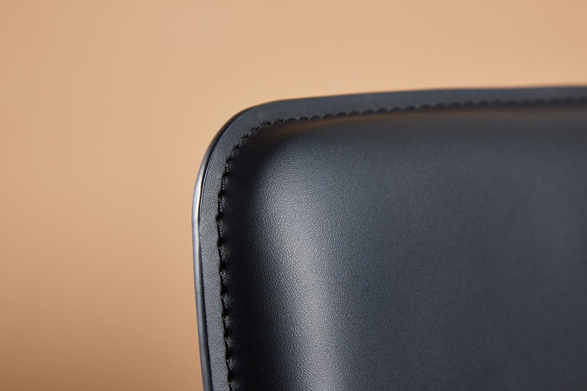 Stol Faro - Med ædelt pulverlakeret stel