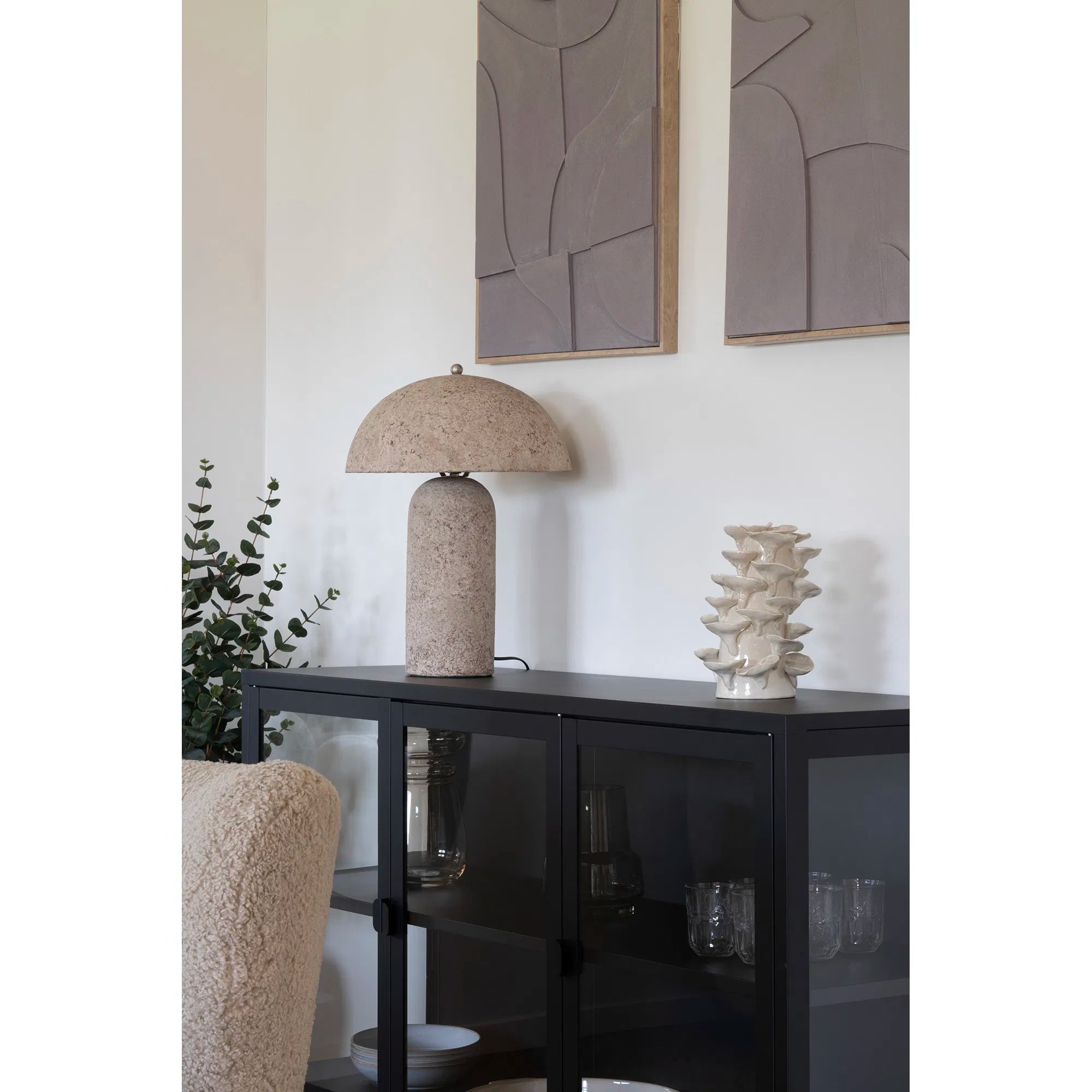 Bordlampe „Astley“ – Skulpturelt design i sten-look