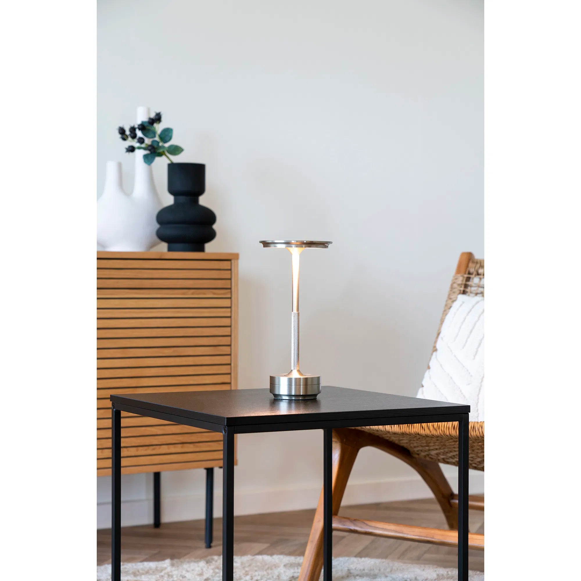 Bordlampe „Ardena“ – Elegance i guld, sølv & sort
