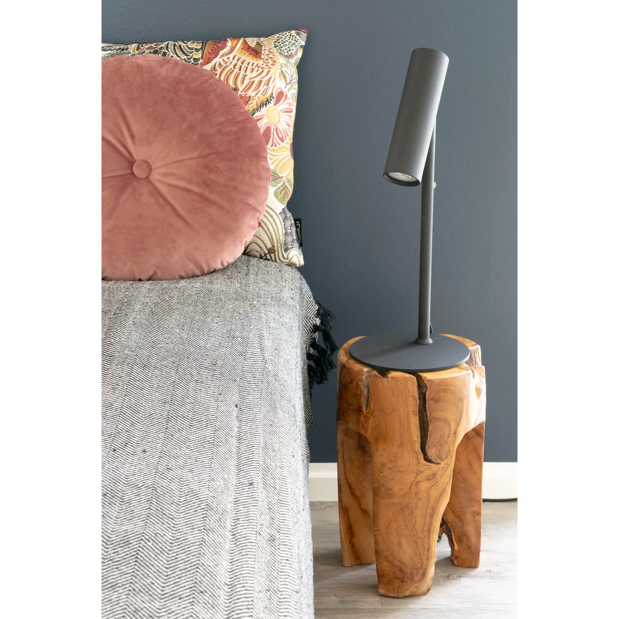 Bordlampe „Lazaro“ – metalaccent i sort eller guld
