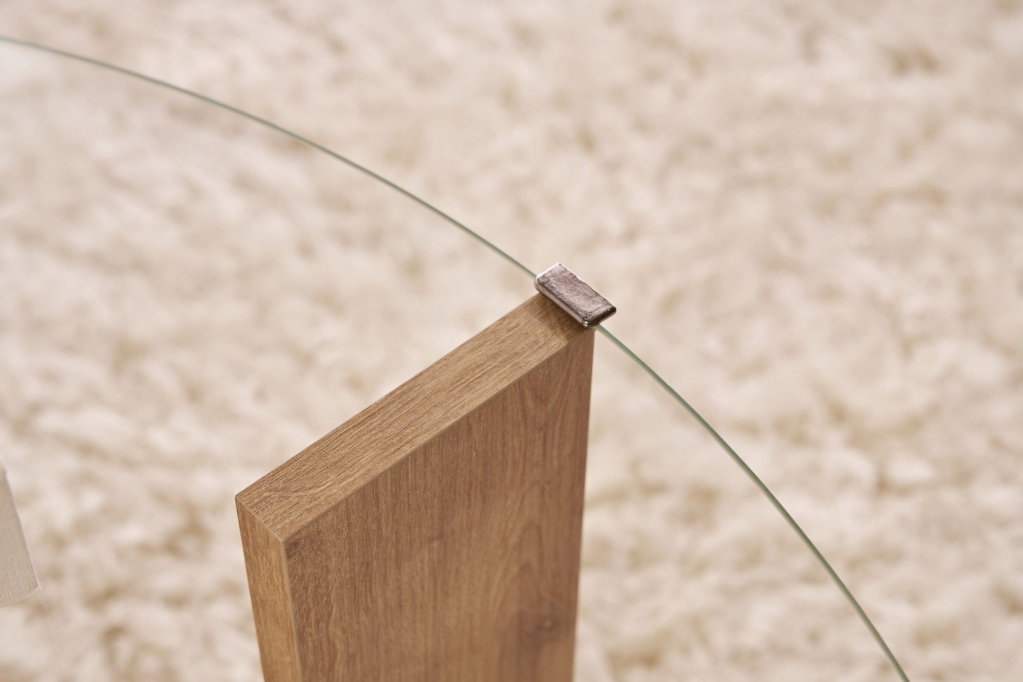 Sofabord Davira - med rund glasplade og trælook