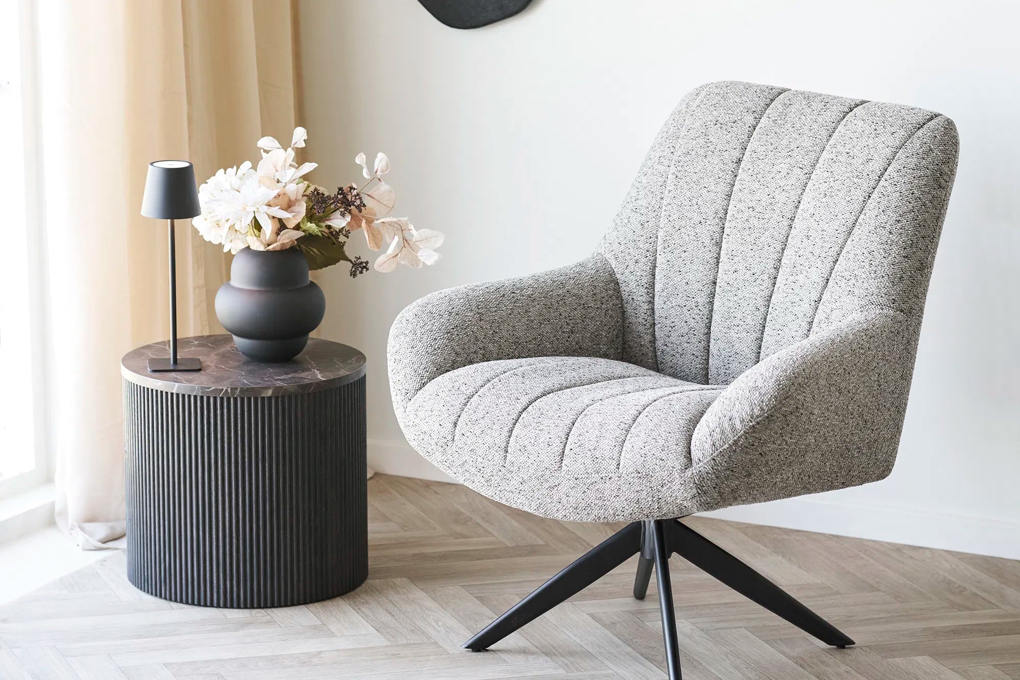 Tischlampe Varnien - stilvolle Akzentbeleuchtung im Innenbereich