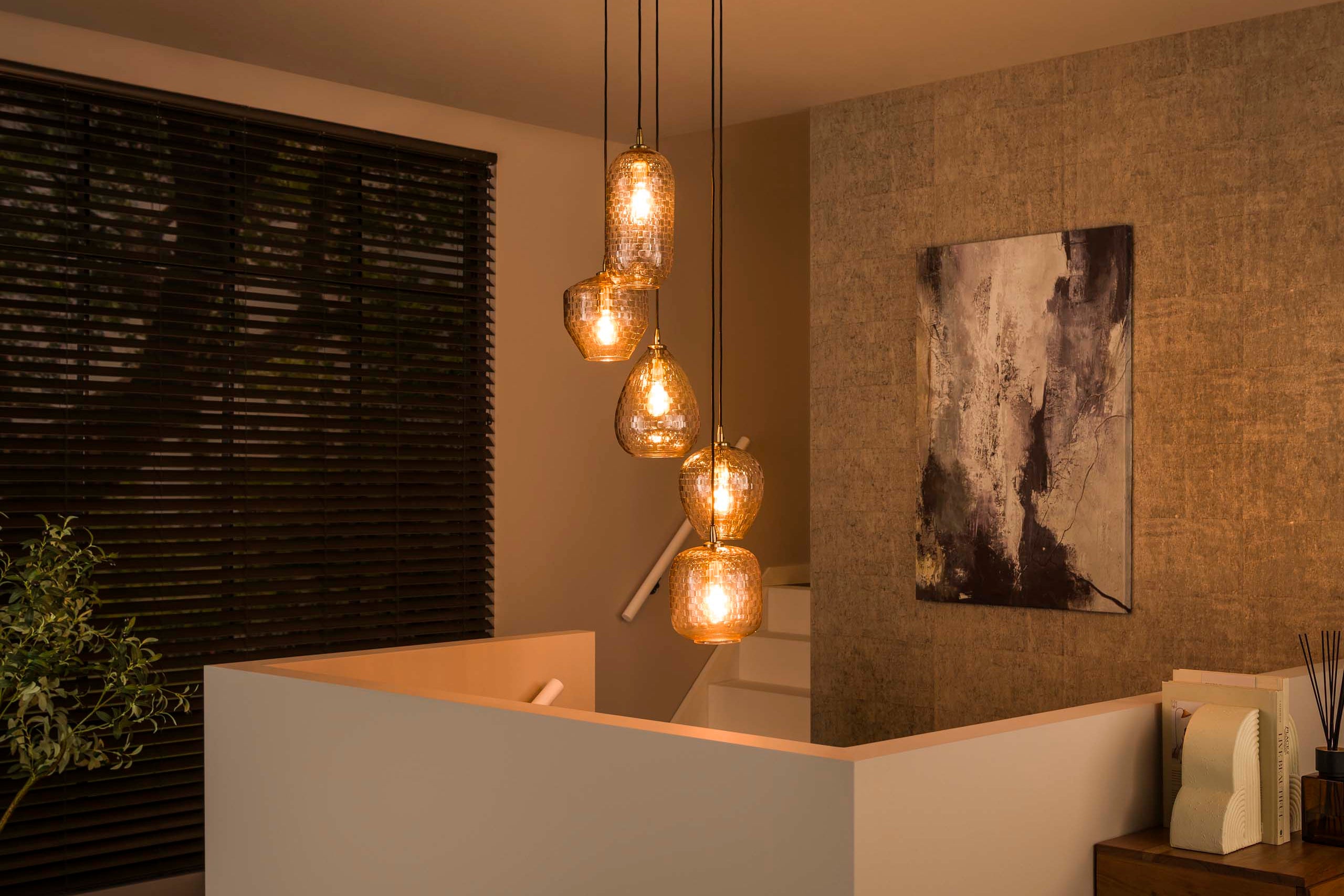 Pendellampe „Arcana“ – trappet af diamantglas med 180 cm højde