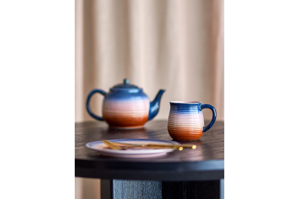 Tassesæt Gabi – Ribbede stentøjskrus med blid farveovergang (sæt med 4)