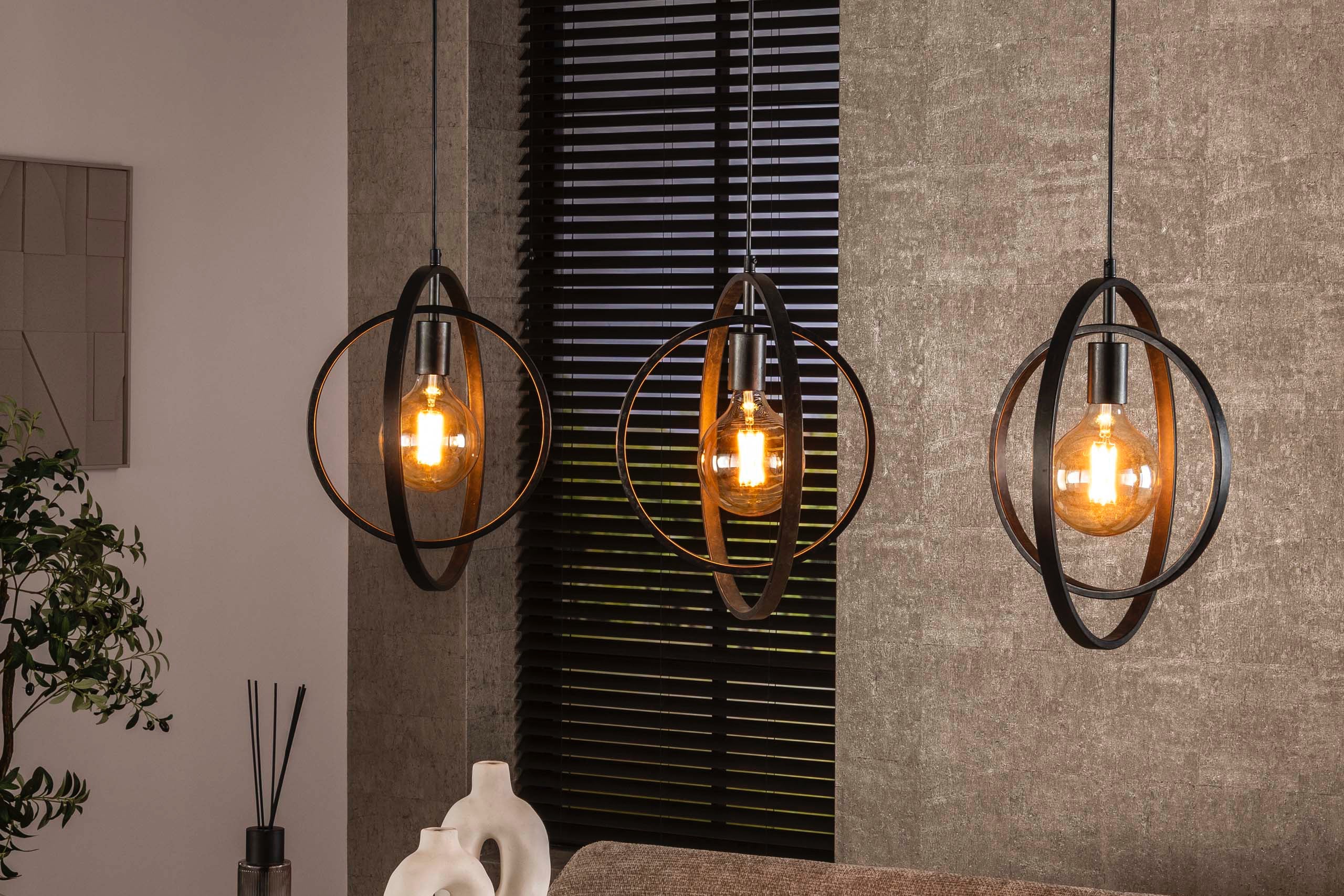 Pendellampe Rotaro Line – Lineært ringdesign i Antracit eller Beige (3-flammers)