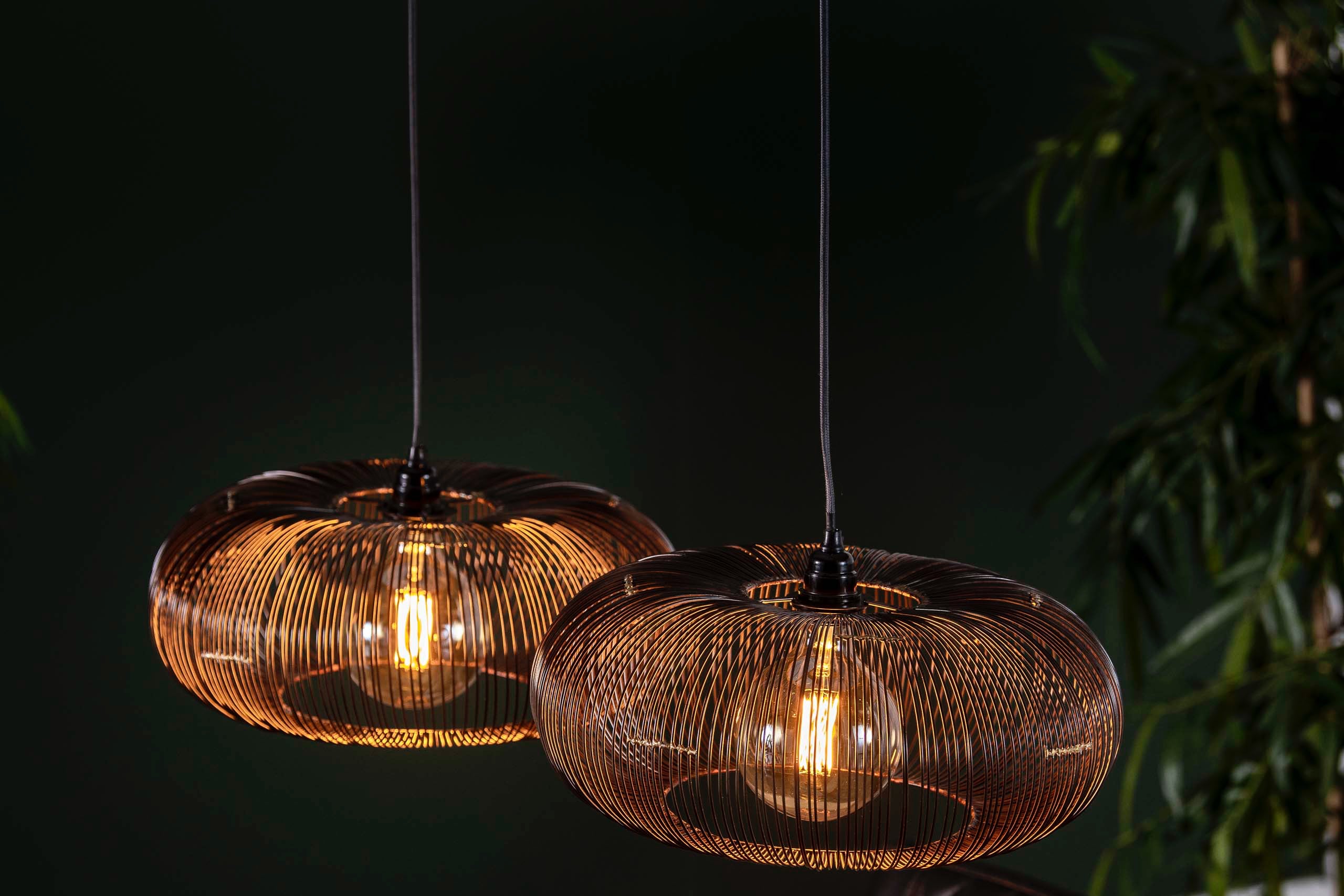 Pendellampe Aurex Duo – Metalskiver i sortnikkel med gyldne accenter (2-flammede)