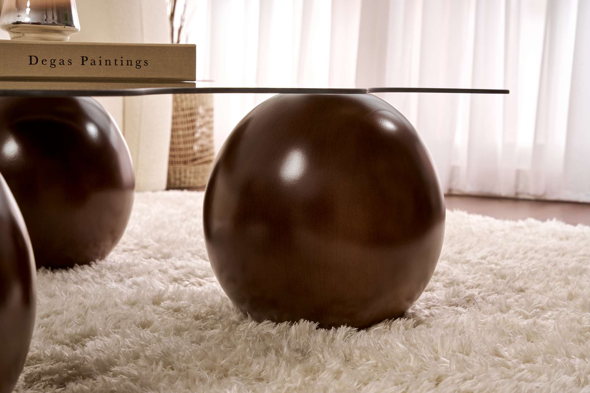 Sofabord Trevano - hærdet glasbordplade med bølgesilhuet