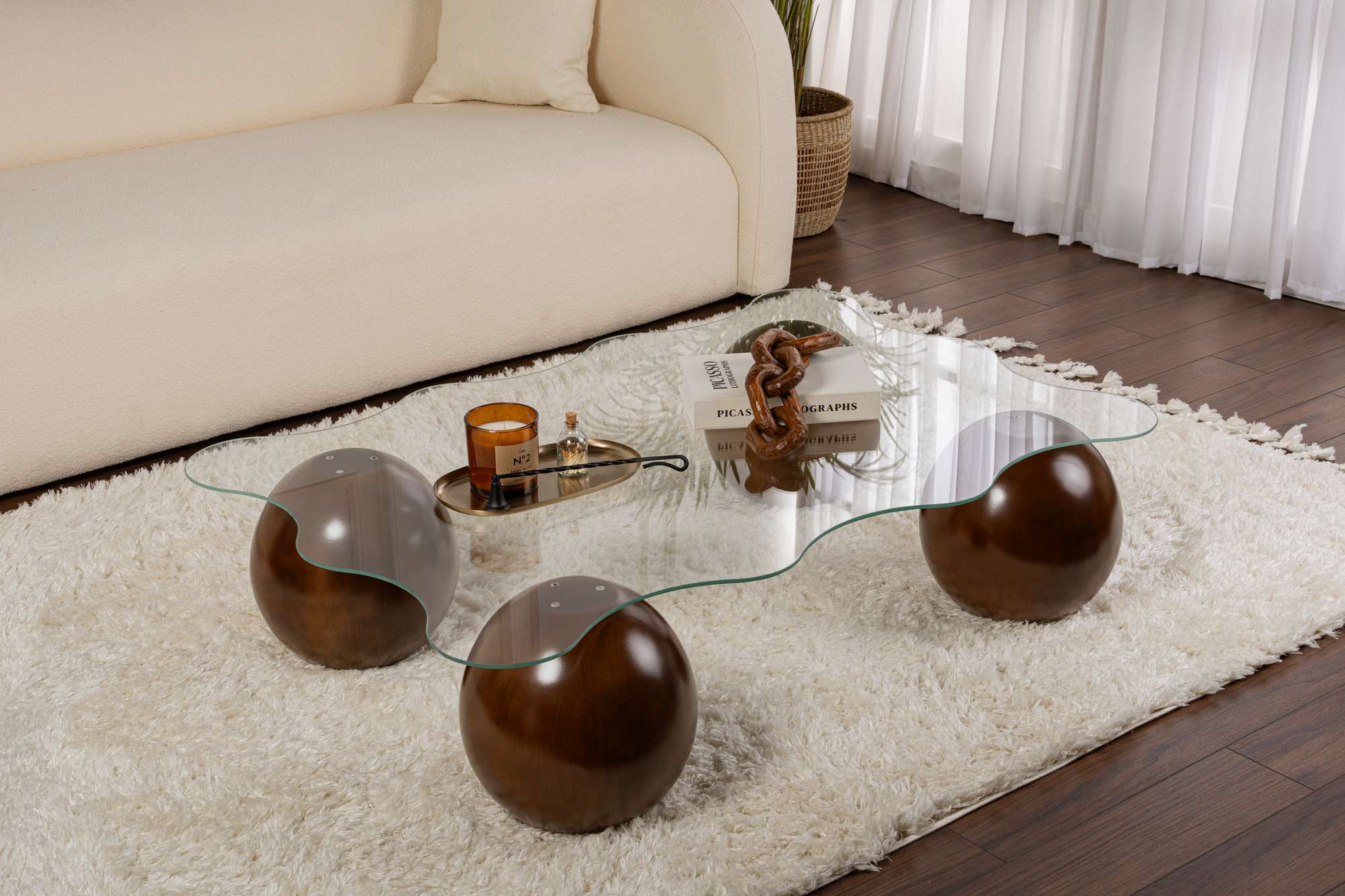 Sofabord Trevano - hærdet glasbordplade med bølgesilhuet