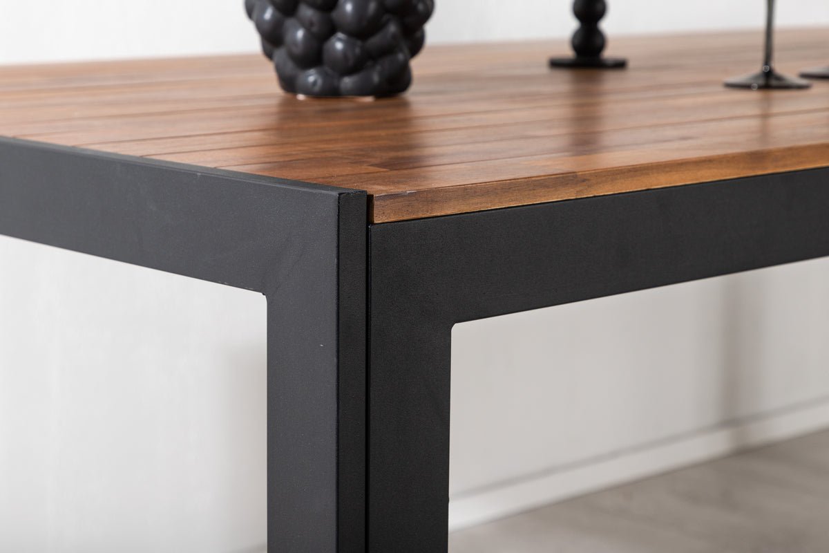 Havbord Uzuri - Rektangulært spisebord i akacietræ med sort metalstel