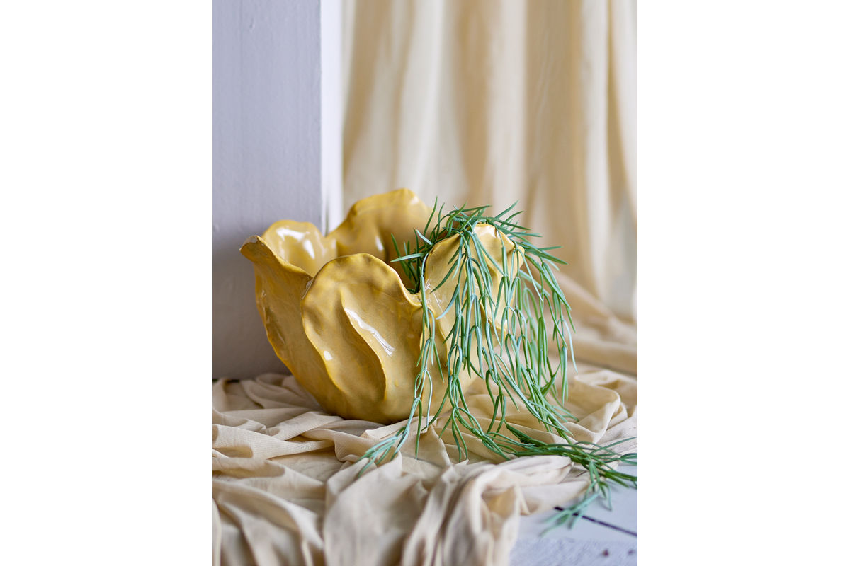 Schale Auror – skulpturales Steingut in Gelb