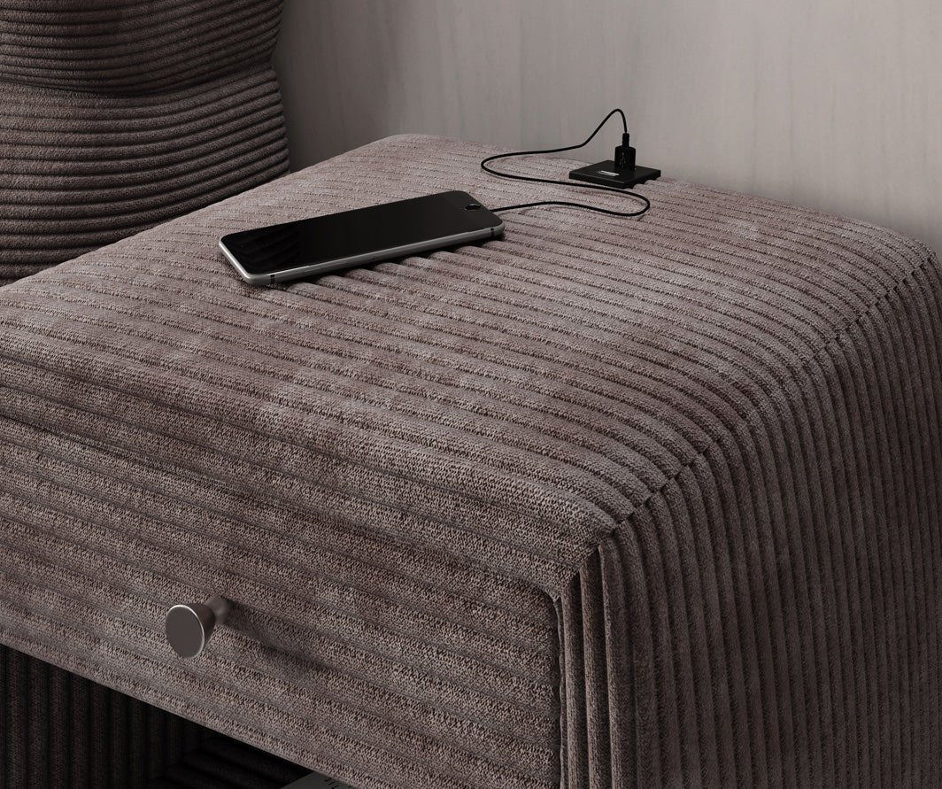 Designer natbord Lilly med USB-tilslutning i fløjl