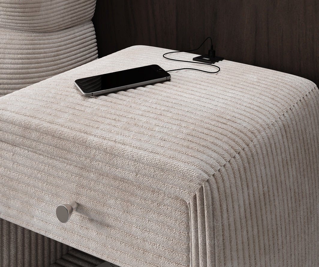 Designer natbord Lilly med USB-tilslutning i fløjl