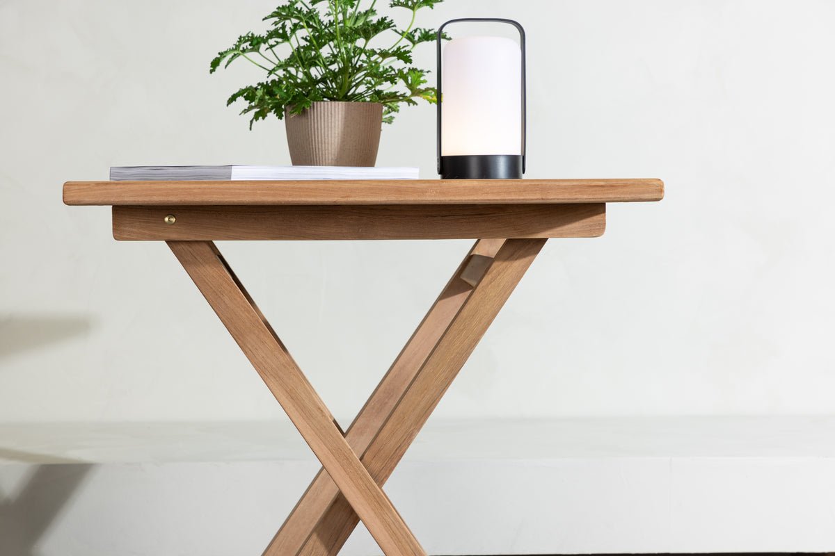 Gartentisch Arvo - Quadratischer Café-Tisch aus massivem Teakholz