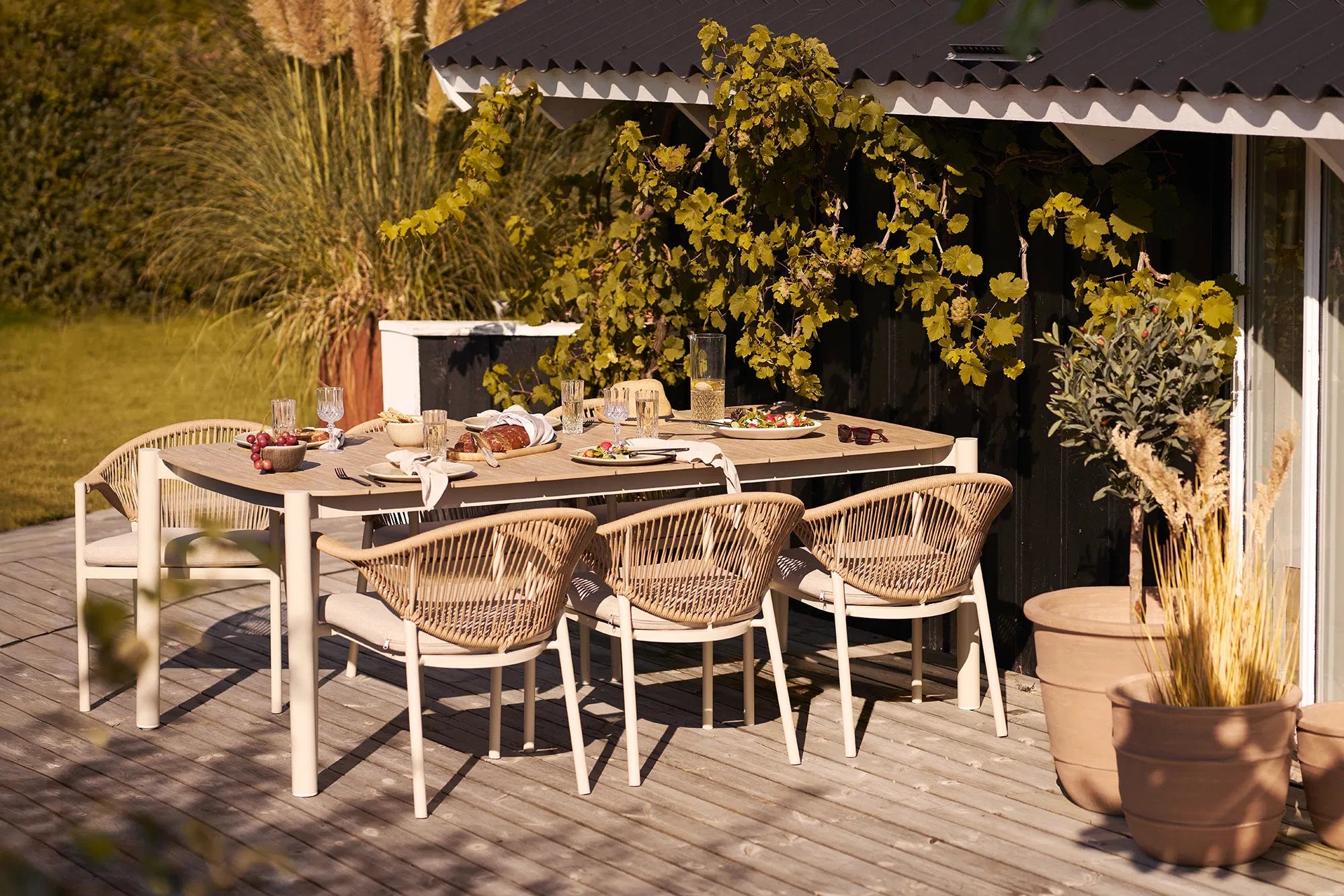 Gartentisch Solvane - ein rechteckiger Esstisch